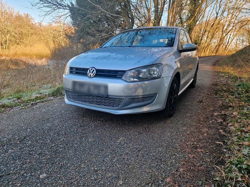 Silber Gebraucht 2010 VW Polo Limousine | 1.690 € (Superpreis) - Bild 1/4