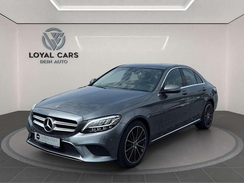 Grau Gebraucht 2018 Mercedes C200 Limousine | 26.900 € (Fairer Preis) - Bild 1/3