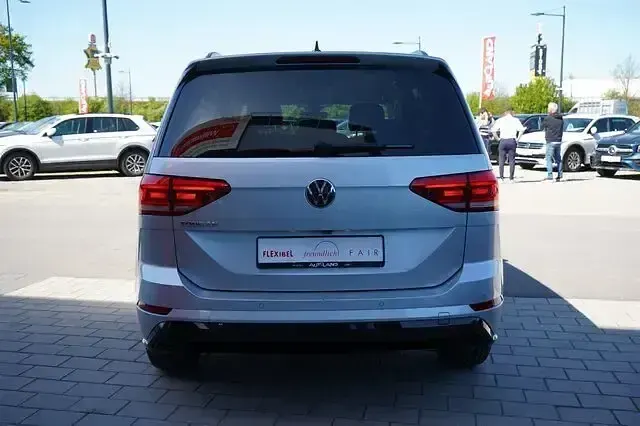 Gebraucht VW Touran Highline 150 PS (110 kW) 2020 Grau Van / Kleinbus