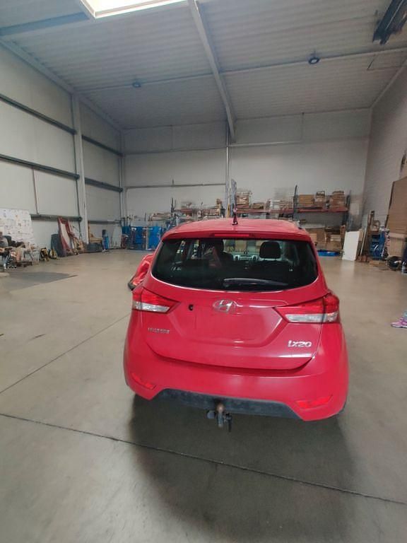 Gebraucht Hyundai ix20 110 PS (80 kW) 2014 Rot Kleinwagen