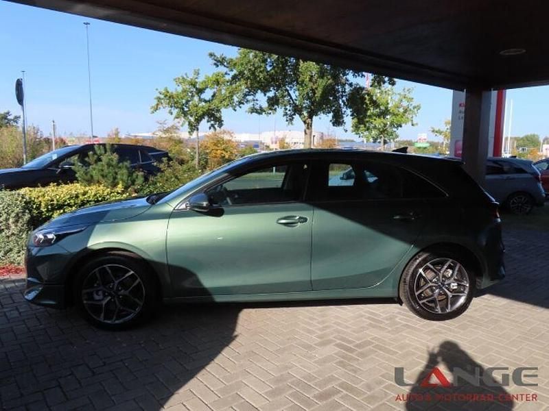 Gebraucht Kia Ceed 140 PS (102 kW) 2025 (exg) experience green m Kleinwagen