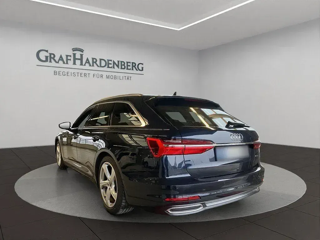 Gebraucht Audi A6 Ambiente 299 PS (219 kW) 2022 Firmamentblau metallic Kombi