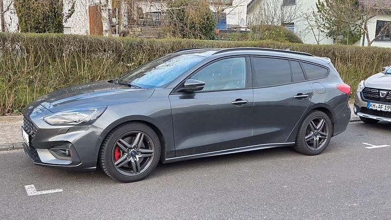 Gebraucht Ford Focus ST 190 PS (139 kW) 2019 Grau Limousine