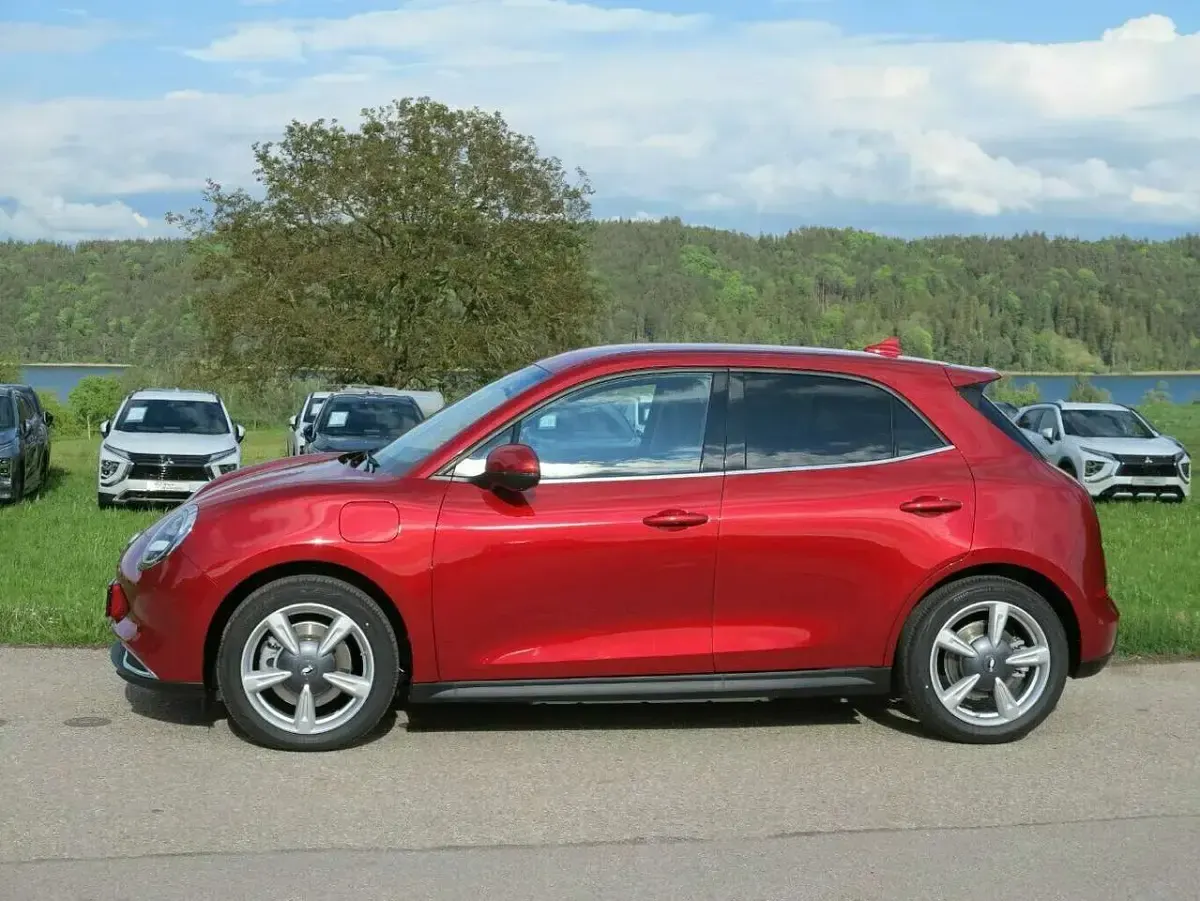 Używany Ora 03 125 kW (171 KM) 2023 Czerwony Hatchback