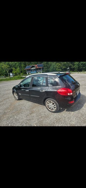 Schwarz Gebraucht 2011 Renault Clio II Limousine | 3.400 € (Etwas zu teuer) - Bild 1/4