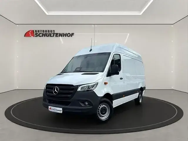 Second-hand Mercedes Sprinter 170 CP (125 kW) 2024 Alb Van