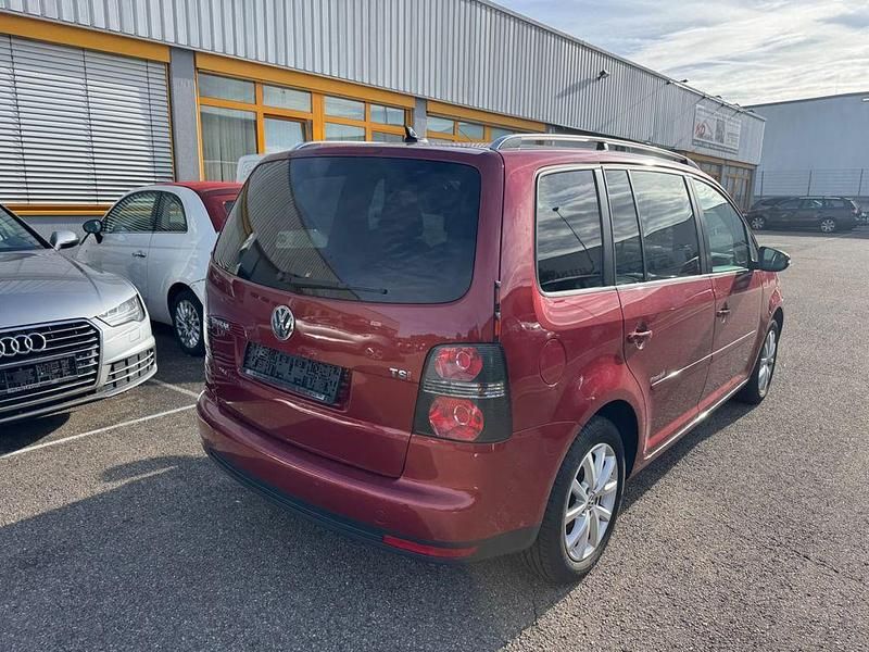 Gebraucht VW Touran Freestyle 140 PS (102 kW) 2010 Rot Van / Kleinbus