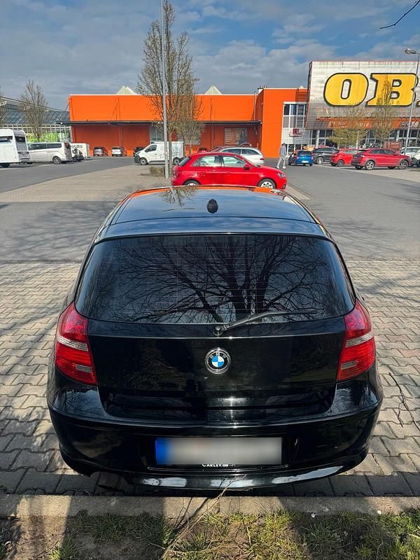 Gebraucht BMW 116 116 PS (85 kW) 2010 Schwarz Kleinwagen