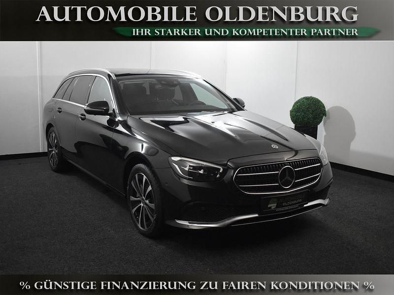 Gebraucht Mercedes E300 Avantgarde 306 PS (225 kW) 2022 Schwarz Limousine