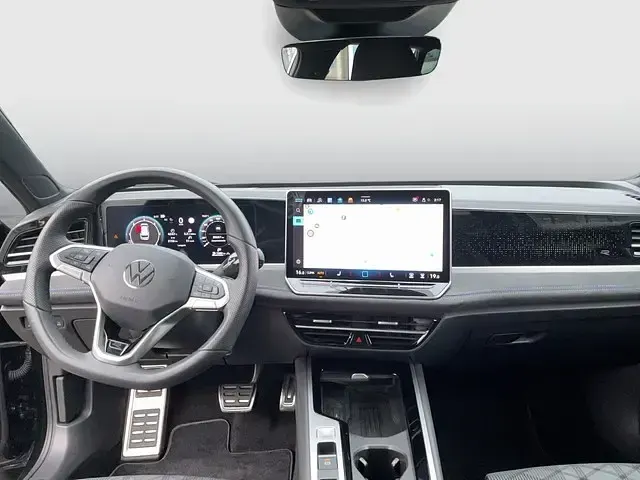 Gebraucht VW Passat R-line 150 PS (110 kW) 2024 Schwarz Kombi