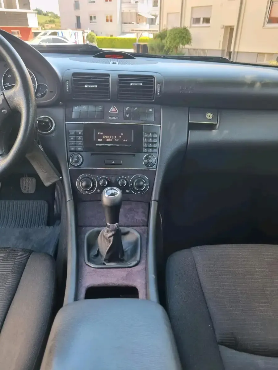 Gebraucht Mercedes C180 143 PS (105 kW) 2006 Silber Limousine
