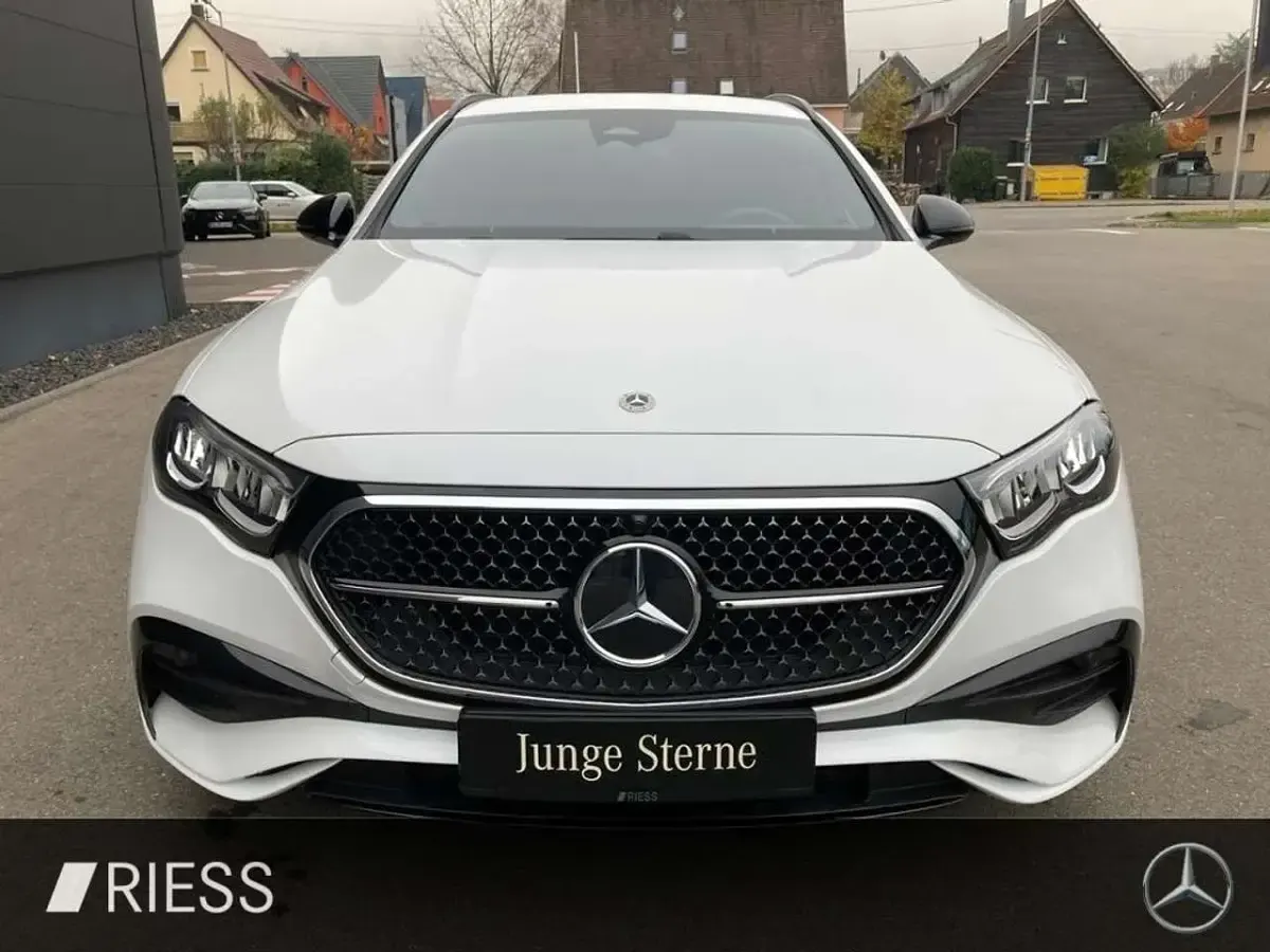 Używany Mercedes E300 Advanced 313 KM (230 kW) 2025 Biały Sedan/Limuzyna