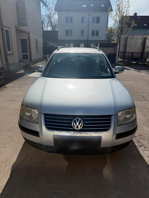Second-hand VW Passat 101 CP (74 kW) 2004 Argintiu Break