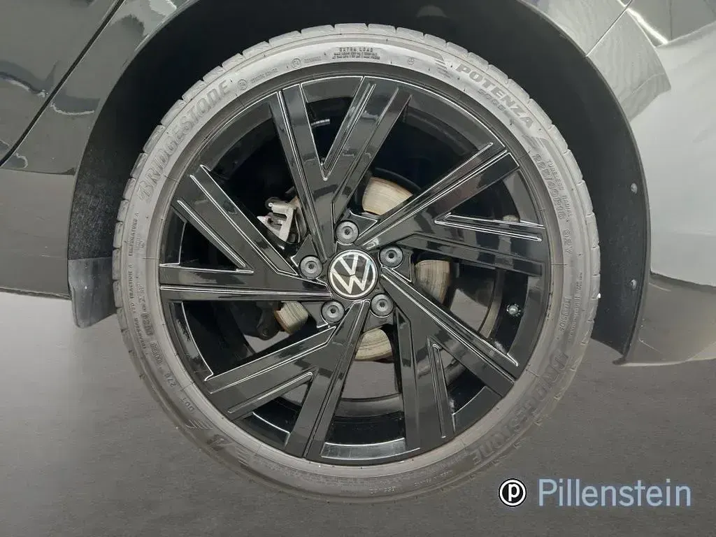 Gebraucht VW Golf VIII Style 190 PS (139 kW) 2024 Schwarz Limousine
