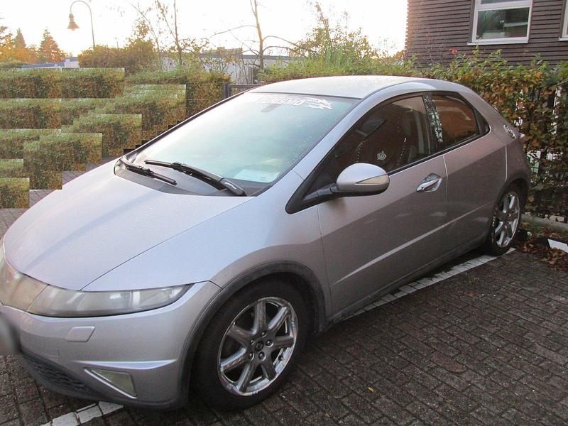 Gebraucht Honda Civic 140 PS (102 kW) 2007 Silber Limousine