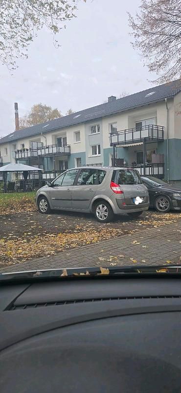 Gelb Gebraucht 2005 Renault Scénic II Van / Kleinbus | 3.300 € - Bild 1/4