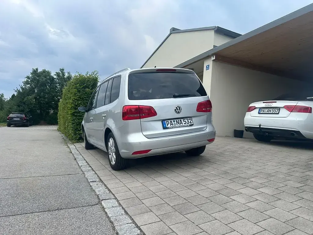 Gebraucht VW Touran Cup 105 PS (77 kW) 2014 Silber Van / Kleinbus