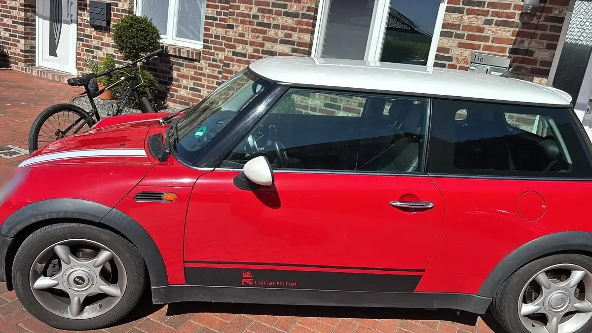 Używany Mini Cooper 113 KM (83 kW) 2003 Czerwony Hatchback