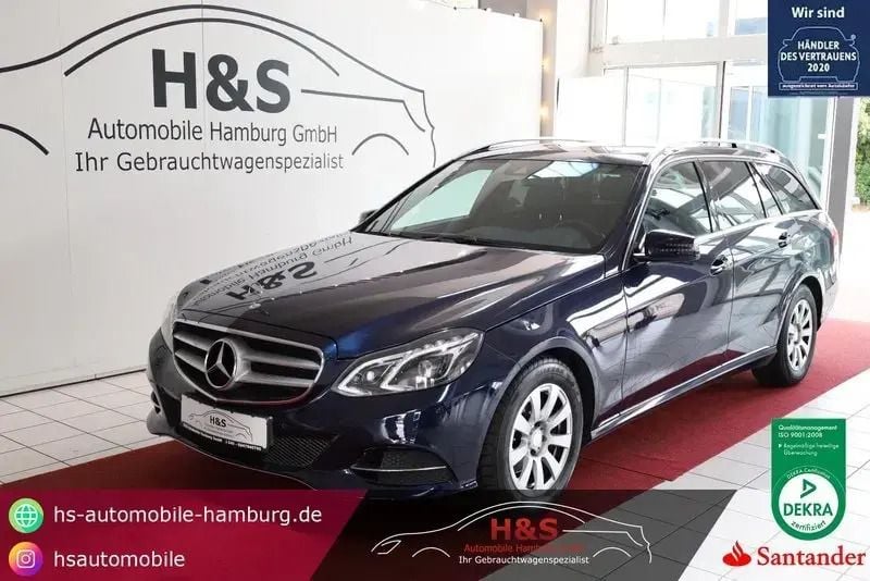 Blau (cavansitblau lack) Gebraucht 2016 Mercedes E220 Avantgarde Limousine | 13.990 € (Guter Preis) - Bild 1/4