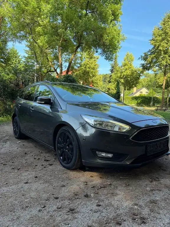 Gebraucht Ford Focus Cool & Connect 120 PS (88 kW) 2017 Braun Limousine
