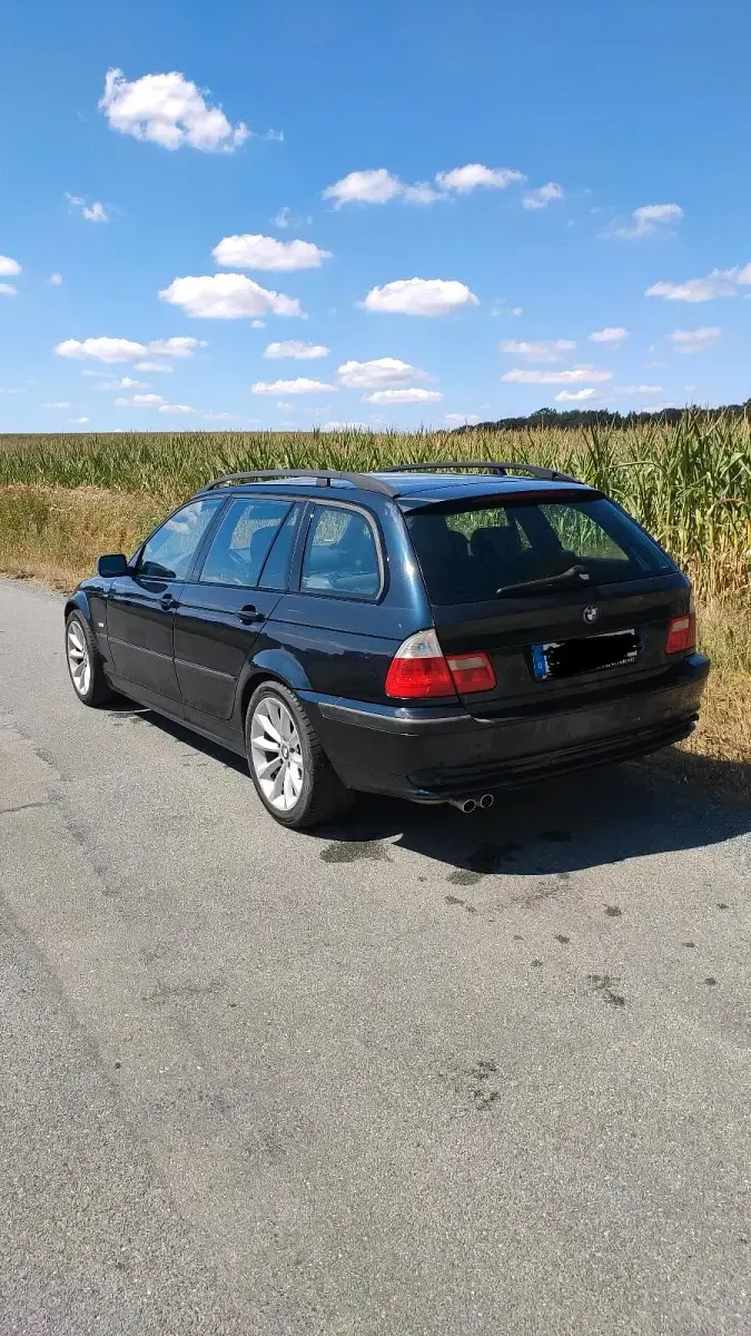 Gebraucht BMW 325 192 PS (141 kW) 2001 Blau Kombi