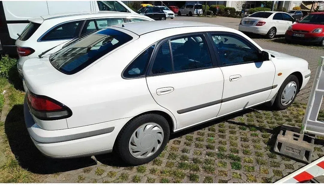 Gebraucht Mazda 626 116 PS (85 kW) 1998 Weiß Limousine