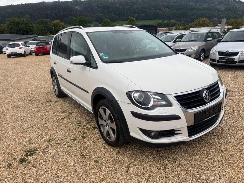 Weiß Gebraucht 2008 VW Touran Cross Van / Kleinbus | 3.999 € (Superpreis) - Bild 1/4