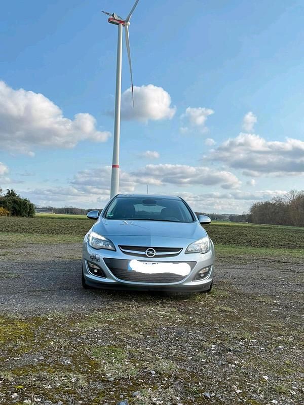 Gebraucht Opel Astra Edition 140 PS (102 kW) 2013 Grau Limousine