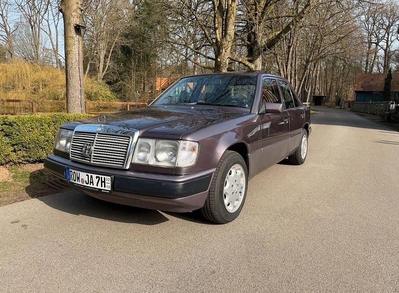 Second-hand Mercedes E260 160 CP (117 kW) 1990 Andere farben Berlinǎ