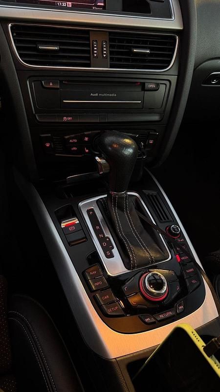 Gebraucht Audi A5 Design 179 PS (131 kW) 2011 Blau Coupé