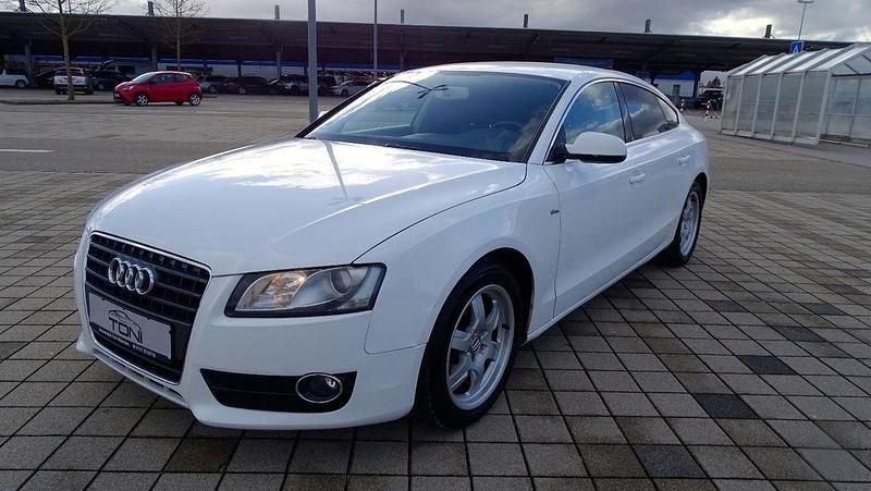 Weiß Gebraucht 2010 Audi A5 Sportback Ambiente Limousine | 9.490 € (Guter Preis) - Bild 1/4