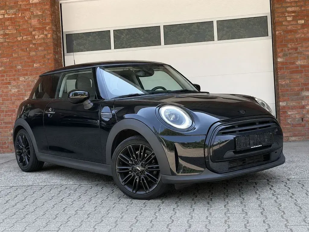 Gebraucht Mini Cooper 136 PS (100 kW) 2021 Schwarz Kleinwagen