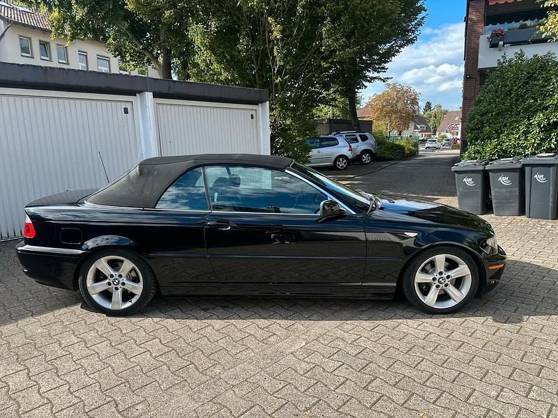 Gebraucht BMW 325 191 PS (140 kW) 2004 Schwarz Cabrio