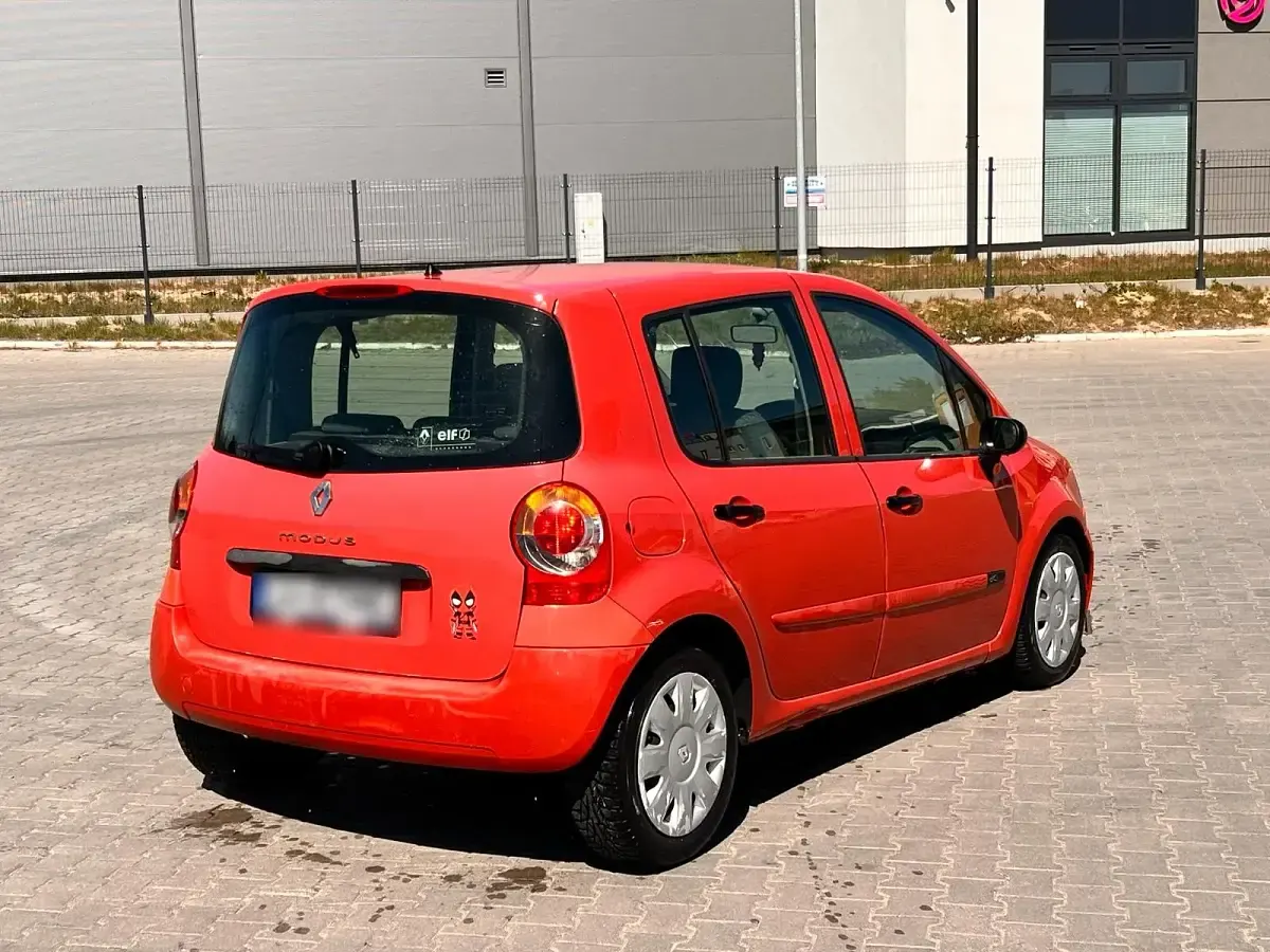 Używany Renault Modus 75 KM (55 kW) 2006 Czerwony Minivan