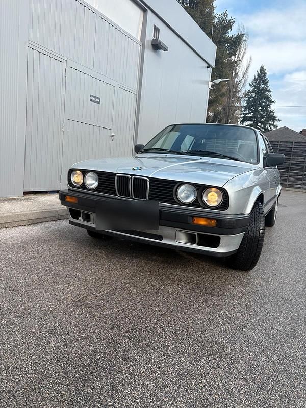 Gebraucht BMW 320 129 PS (94 kW) 1989 Limousine