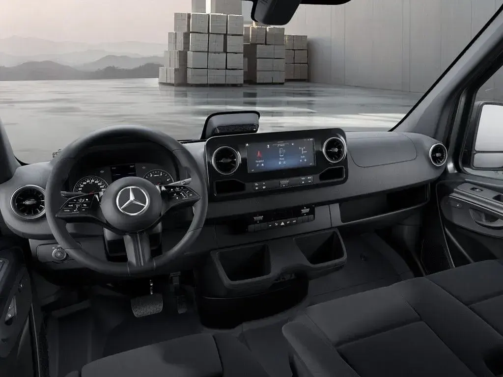 Gebraucht Mercedes Sprinter 170 PS (125 kW) 2025 Grau / selenitgrau Van