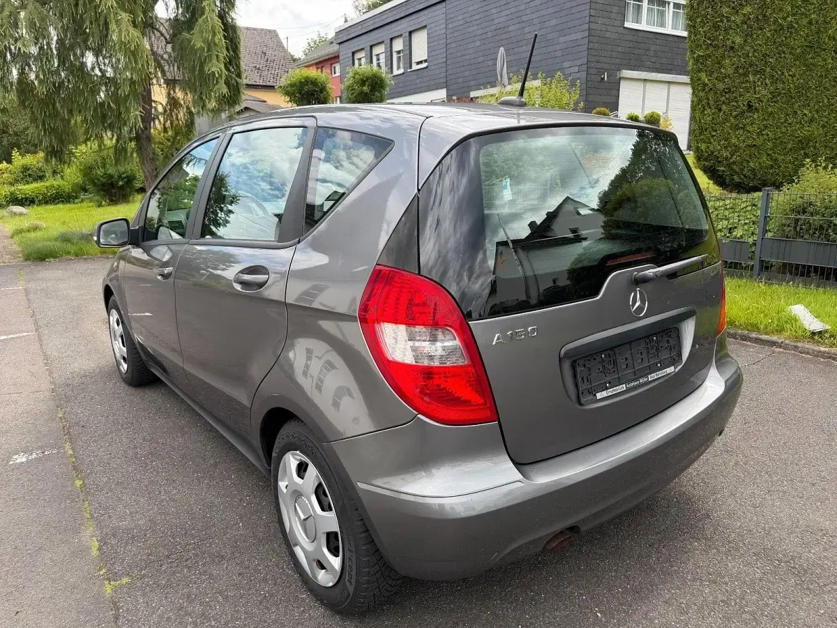 Gebraucht Mercedes A150 95 PS (69 kW) 2009 Grau Kleinwagen