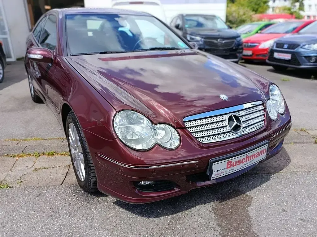 Gebraucht Mercedes C180 143 PS (105 kW) 2008 Rot Coupé