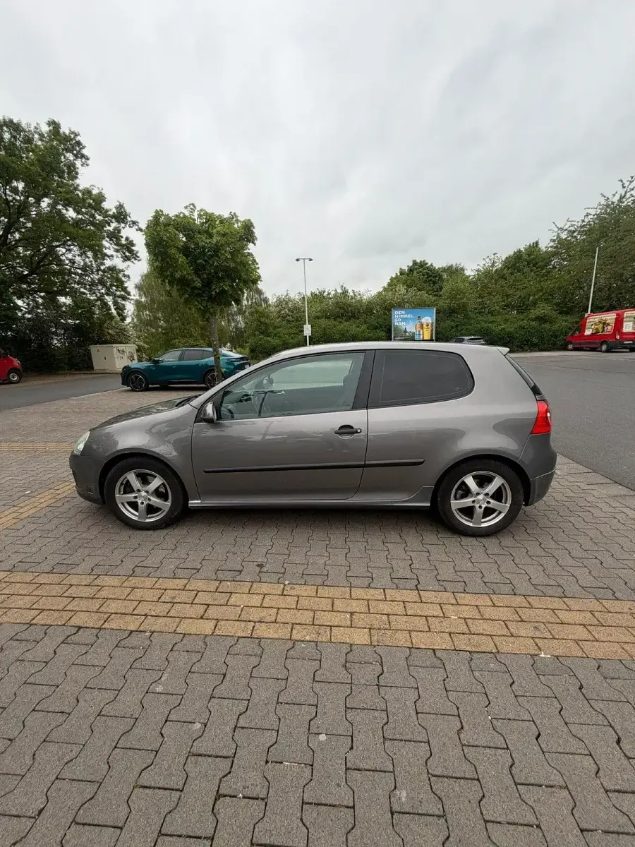 Używany VW Golf 115 KM (84 kW) 2004 Szary Coupe