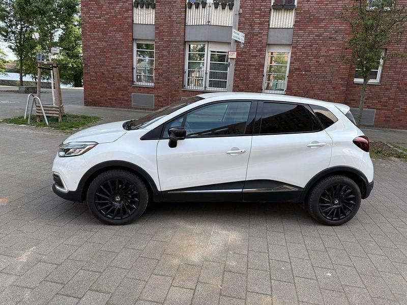 Weiß Gebraucht 2019 Renault Captur Bose Edition SUV | 14.300 € (Guter Preis) - Bild 1/4