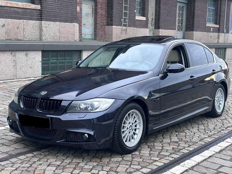 Blau Gebraucht 2005 BMW 325 M Sport Limousine | 4.990 € - Bild 1/4