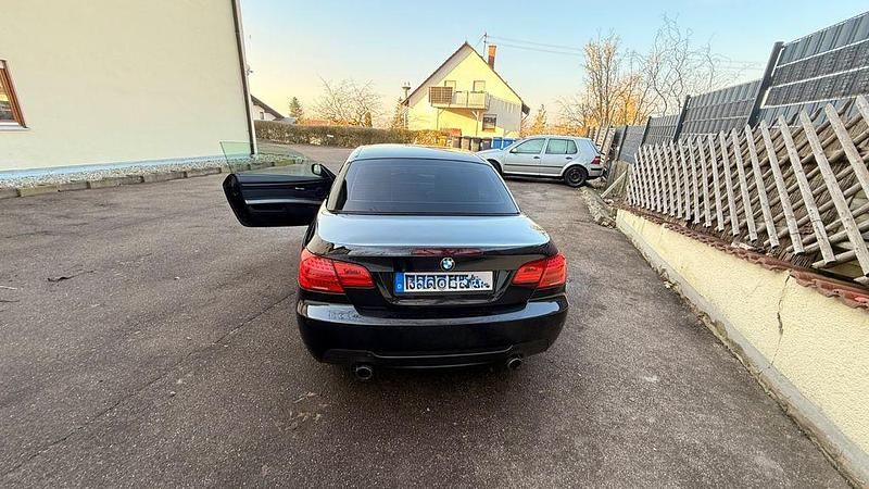 Schwarz Gebraucht 2011 BMW 335 Cabriolet Cabrio | 17.300 € (Fairer Preis) - Bild 1/4