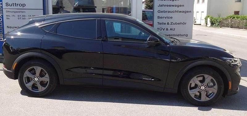Gebraucht Ford Mustang Mach-E 216 kW (294 PS) 2022 Iridiumschwarz SUV