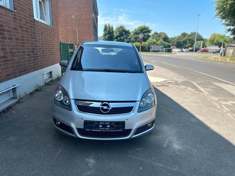 Grau Gebraucht 2007 Opel Zafira Van / Kleinbus | 5.400 € - Bild 1/4