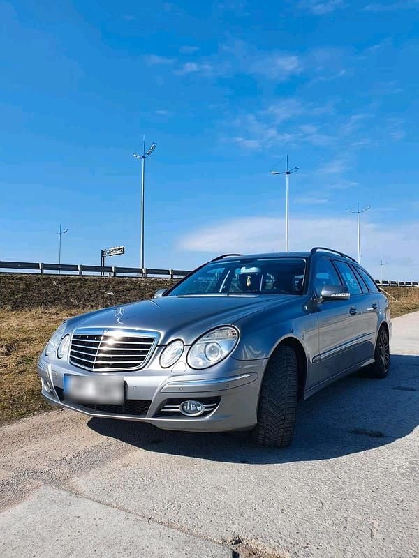 Gebraucht Mercedes E320 224 PS (164 kW) 2007 Grau Kombi