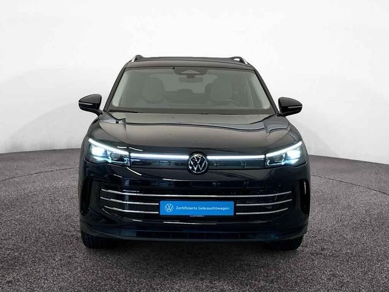 Gebraucht VW Tiguan Elegance 193 PS (141 kW) 2024 Deep black perleffekt SUV