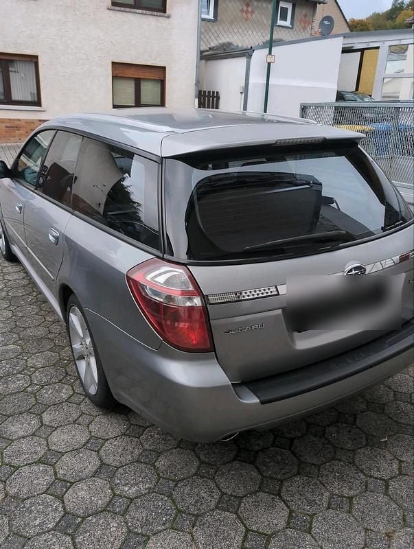 Silber Gebraucht 2008 Subaru Legacy Kombi | 6.200 € - Bild 1/4