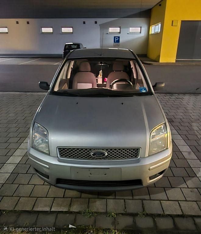 Silber Gebraucht 2004 Ford Fusion Limousine | 2.550 € (Fairer Preis) - Bild 1/4