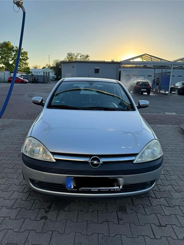 Grau Gebraucht 2005 Opel Corsa Kleinwagen | 1.300 € (Guter Preis) - Bild 1/4