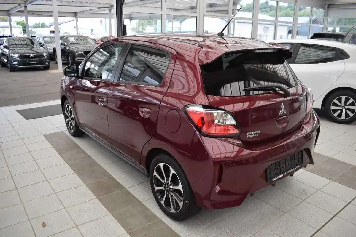 Gebraucht Mitsubishi Space Star Spirit+ 80 PS (58 kW) 2020 Rot Limousine